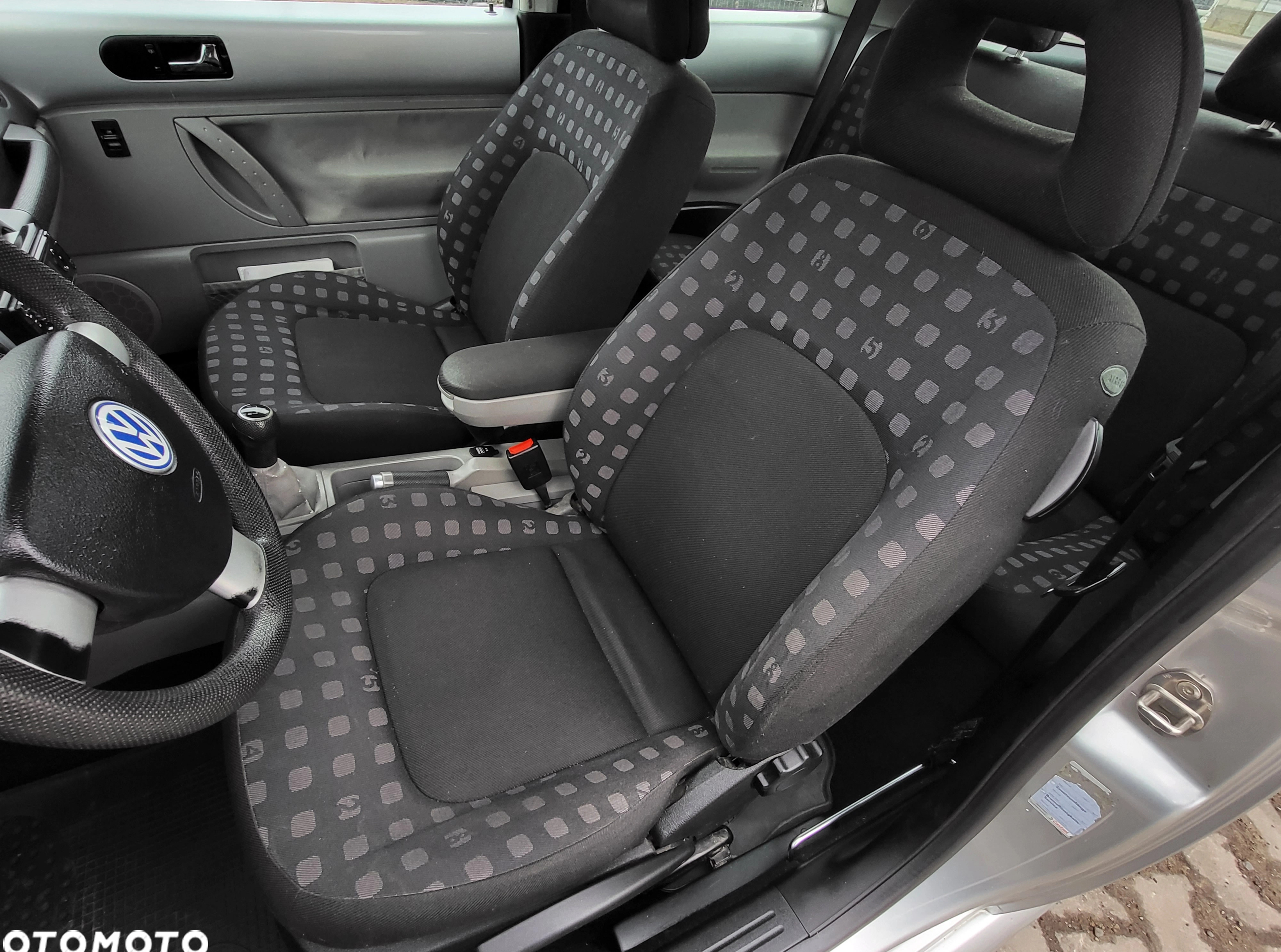 Volkswagen New Beetle cena 6900 przebieg: 165000, rok produkcji 1999 z Połaniec małe 379